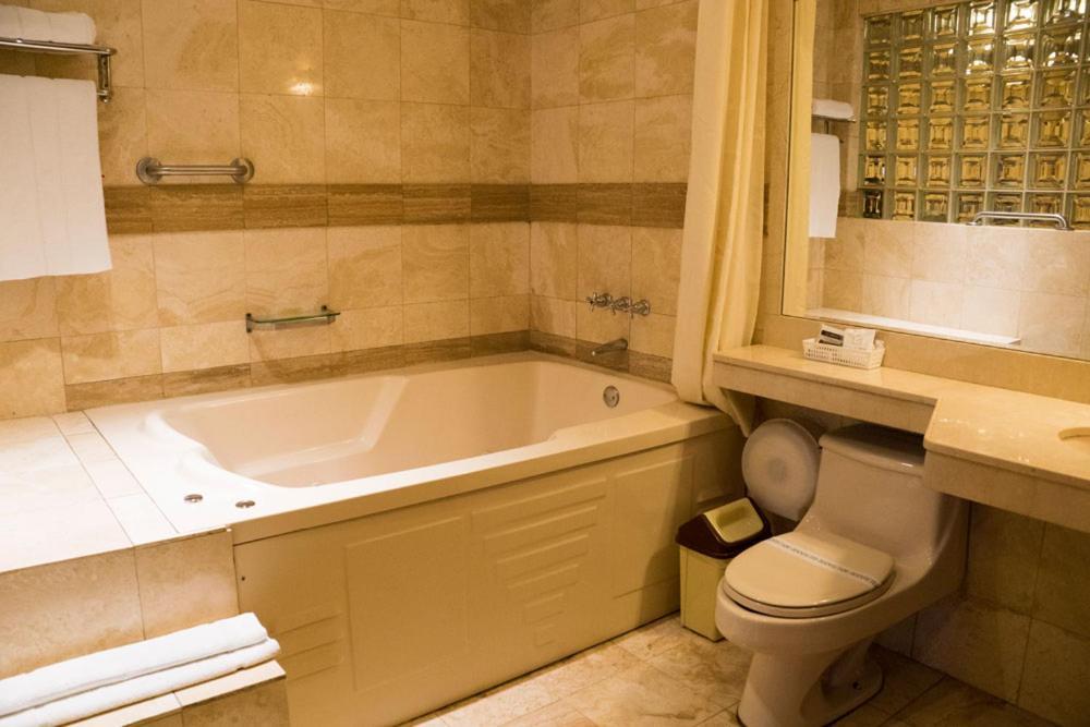 Hotel Las Lomas Лима Екстериор снимка