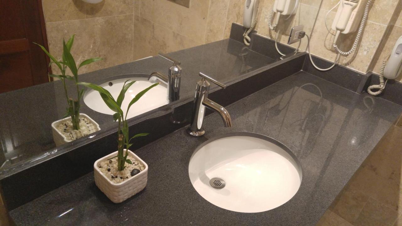 Hotel Las Lomas Лима Екстериор снимка